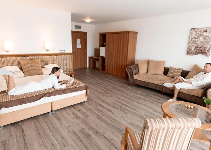 Aphrodite מלון 4*