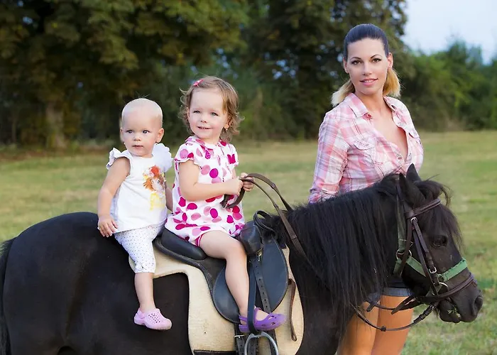 מלון Aphrodite 4*